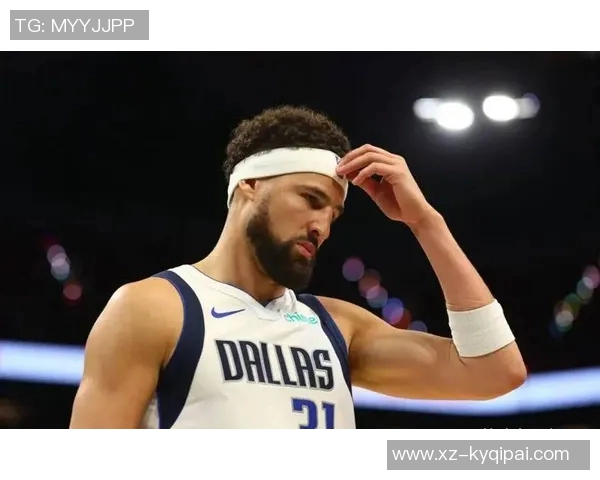 克莱半场表现平平仅得9分1篮板正负值显著下滑引发关注 克莱半场表现平平仅得9分1篮板正负值显著下滑引发关注