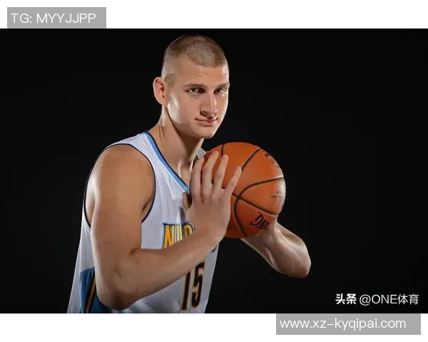 约基奇创造历史8次30分命中率超85仅次于张伯伦距离再近4场